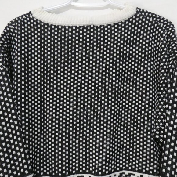 Black and White Patterned Knit Sweater | medium | Ribbed Neck, Bottom & Cuffs - Picture 10 of 15